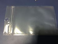 Drie zijverbindings duidelijke plastic zakken die ritssluitingszak verpakken met hangen gat
