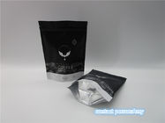 Staan de steen zwarte/witte Plastic Zakken die, koffiezakken met ritssluiting op verpakken