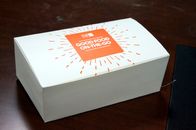 De aangepaste Verpakkende Dozen van het Ontwerp Kubusvormige Gevouwen Karton voor Snackvoedsel