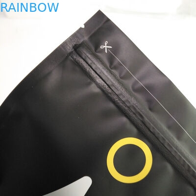 1 kg 500 gram 250 gram staat de Zwarte Verpakkende Zak van de Steenkoffie met Hoogste Ritssluiting en Aluminiumfolie binnen Zakken op