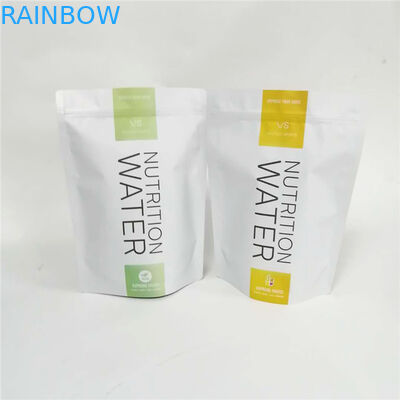 de douane mengde notenmilkshake de eiwitnoten van de poeder verpakkende aluminiumfolie zakken opstaan