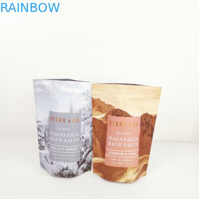 Milieuvriendelijke voedingsmiddelen voor huisdieren in CMYK-kleuren