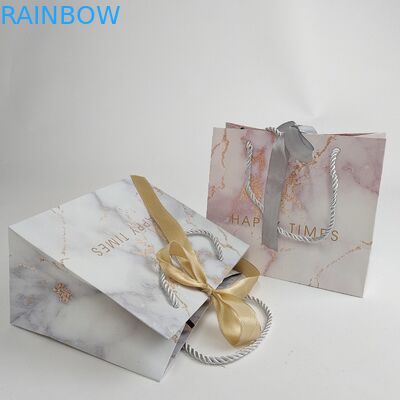 Gepersonaliseerde papieren zakken Biologisch afbreekbare papieren zak voor winkelen Met logo-drukwerk