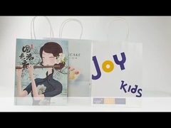 Papieren zakken met handvat.