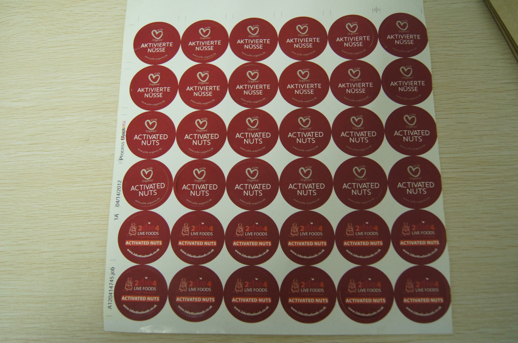 Het ronde Document krimpt Koker Verpakking, Zelfklevende Stickeretiketten voor Geactiveerde Noten