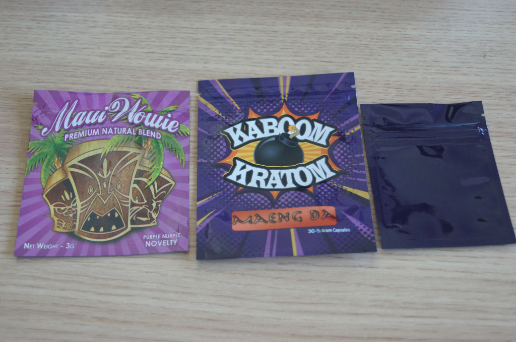 Chemische producten drie zij de ritssluitings verpakkende zakken van verbindings maeng DA kratom