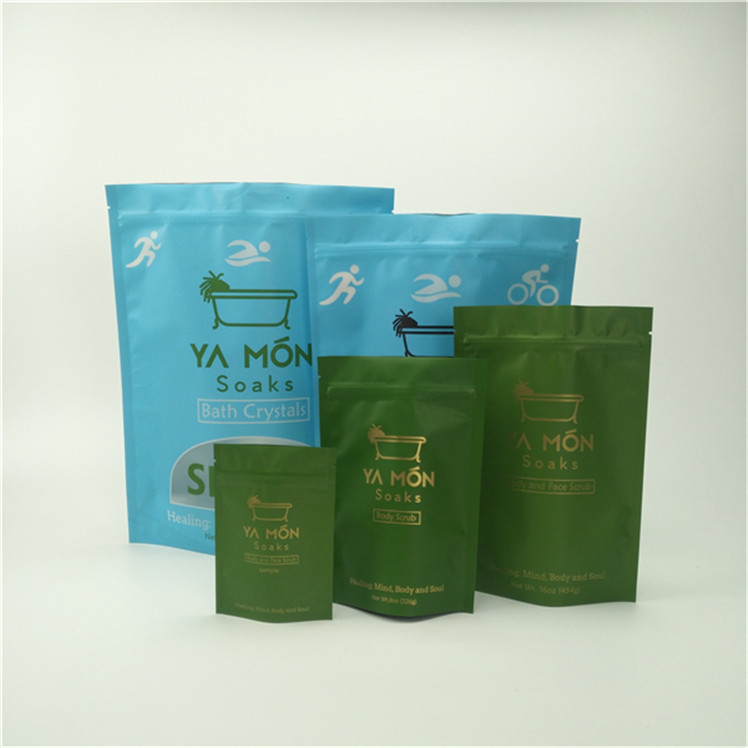 Eco-vriendelijk en veilig materiaal Matte afwerking Opstapzak met rits Vochtbestendige voedselkwaliteit Plastic verpakkingszakken