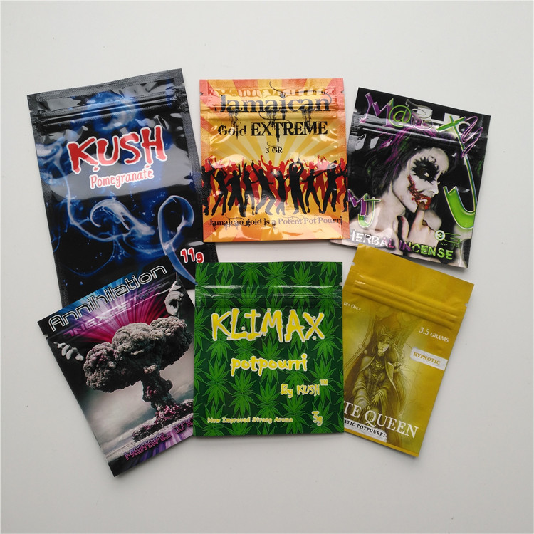 De kruidenwierook Kleine Plastic Zakken Eetbare Gummies draagt Frogies-Suikergoedzak