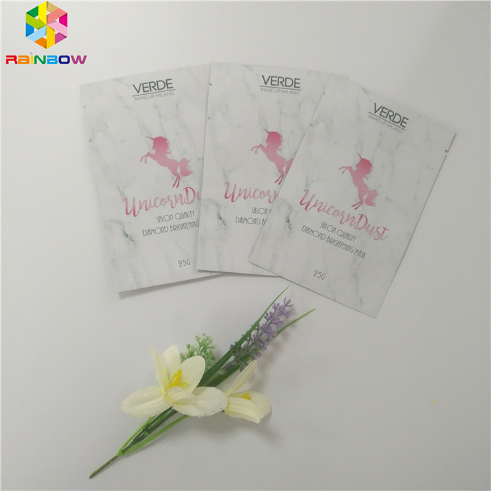 De gezichtsmasker Kosmetische de Aluminiumfolie Glanzende Gedrukte Oppervlakte van de Verpakkingszak eindigt