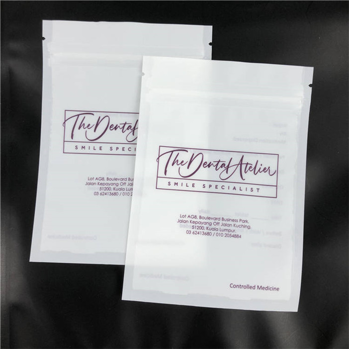 De douane drukte de Vlakke Aligners Duidelijke Kant van Mylar Matte Packaging Bags With One